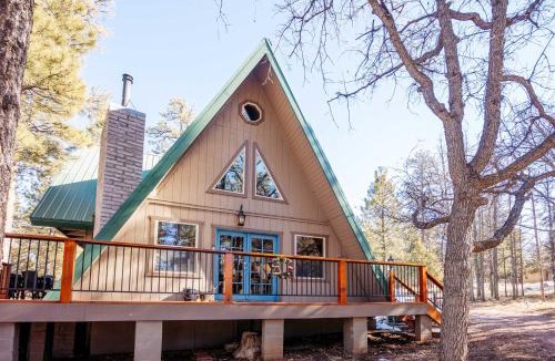 Happy Jack House | Furnished Deck + Fire Pit: Happy Jack Cabin