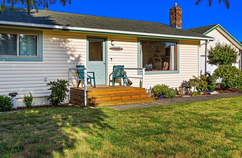 Westport Cottage | Get Sandy Feet at Surf Street Retreat