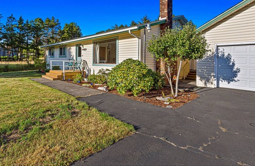Westport Cottage | Get Sandy Feet at Surf Street Retreat