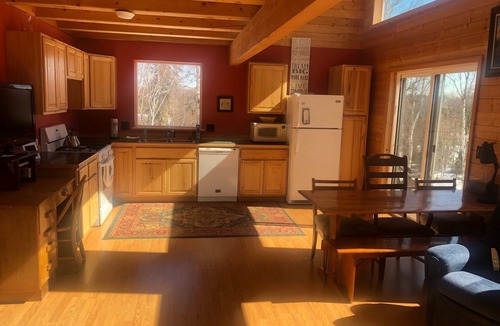 Nikiski House | Getaway Home bordering beautiful Capt. Cook Park recreation area!