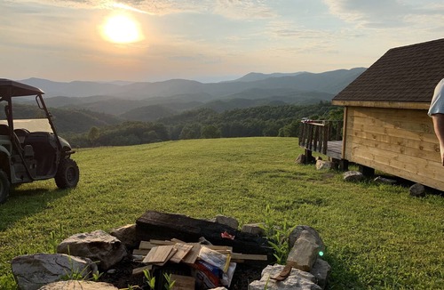 Covington Cabin | Glamping in the Tiny House with a Huge View