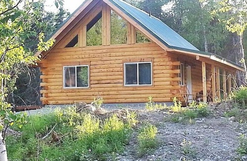 Sutton-Alpine Cabin | Gorgeous Log Cabin Near The Lake