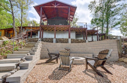Eucha House | Grand Lake Group Getaway w/Dock & Spacious Deck