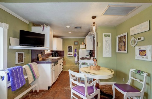 Prescott Cottage | Grape House Downtown