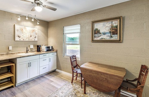 Clinton Cabin | Greers Ferry Lake Access! Cozy & Wooded Retreat