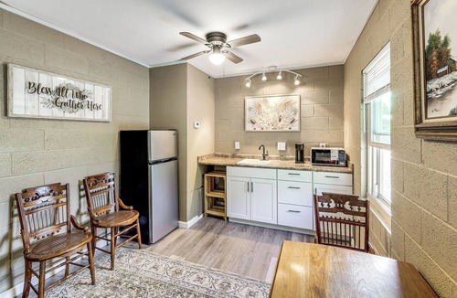 Clinton Cabin | Greers Ferry Lake Access! Cozy & Wooded Retreat