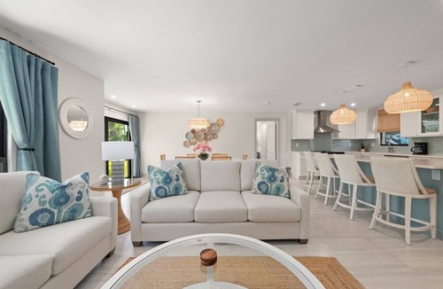 Sanibel Condo | Ground Floor Luxury on Bowman's Beach-Pool, Pickleball, Kayaks & Paddleboards