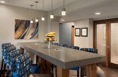 Appleton Hotel | Hampton Inn Appleton-Fox River Mall Area