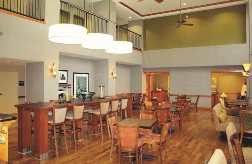 Clinton Hotel | Hampton Inn Clinton
