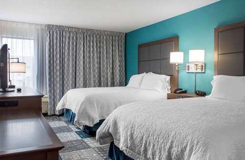 Douglas Hotel | Hampton Inn Douglas