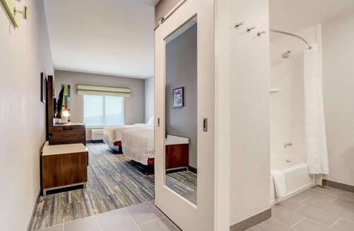 Hyde Park Hotel | Hampton Inn & Suites Cincinnati Midtown Rookwood