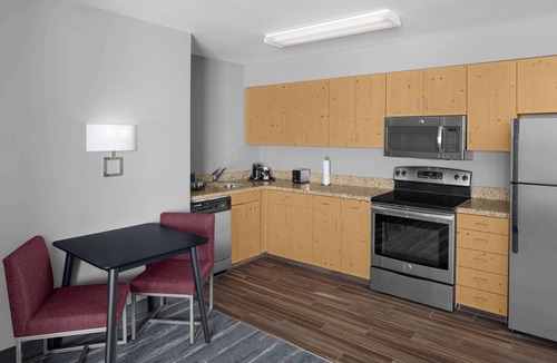 Lakeview Hotel | Hampton Inn & Suites Orem
