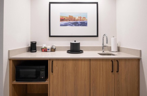 Downtown Prescott Valley Hotel | Hampton Inn & Suites Prescott Valley