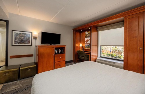 Wheeling Hotel | Hampton Inn Wheeling