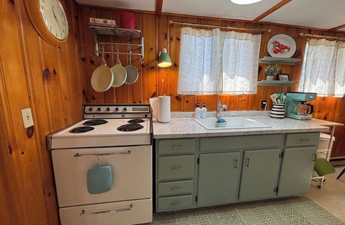 Ogunquit Cottage | Hickory Hill Hideaway!