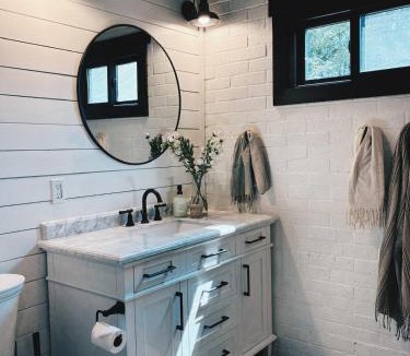 Era Apartment | Hidden Meadow - rustic hideaway