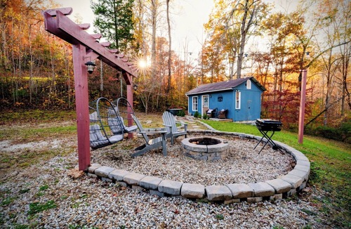 Stanton Cabin | High Rock Hideaway Red River Gorge KY *Couples Cabin* Hot Tub Wifi Pet Friendly