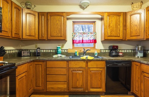 Logan House | Hiker's Hideout (close to downtown Logan)
