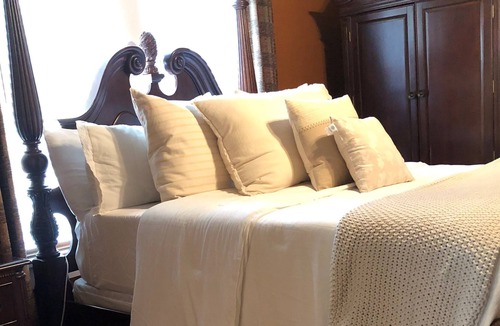 Monroe House | Historic Home for that Special Occasion