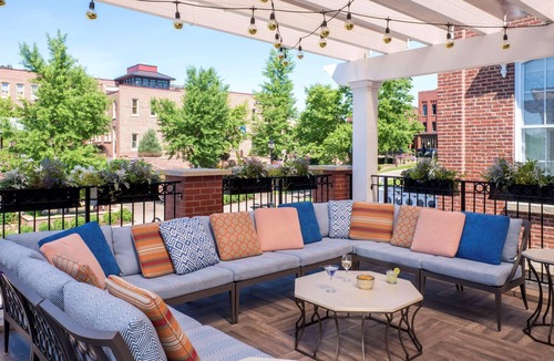 Red Wing House | Historic, Luxury Red Wing Hotel -Deluxe Double Room w/2 Full Beds-Bathrobes-Wifi