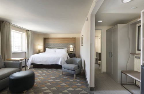 West Bloomington Hotel | Holiday Inn : Bloomington W MSP Airport Area by IHG