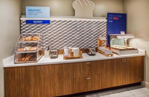 Goldsboro Hotel | Holiday Inn Express Hotel & Suites Goldsboro - Base Area by IHG
