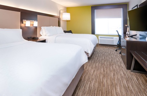 Coon Rapids Hotel | Holiday Inn Express Minneapolis/Coon Rapids/Blaine by IHG