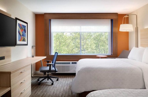 Lumberton Hotel | Holiday Inn Express & Suites Lumberton by IHG