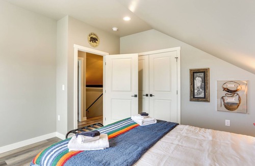 Spearfish Cottage | Home Base for Final Rally Weekend w/Heated Garage