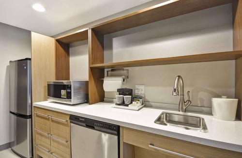 Summit Station Hotel | Home2 Suites by Hilton Columbus Airport East Broad