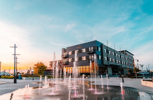 Northwest Everett Hotel | Hotel Indigo Everett - Waterfront Place by IHG