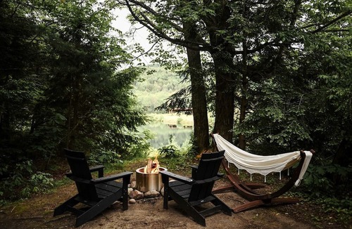 North Woodstock RV Rental | Impressive Safari Tent with Barbecue in North Woodstock, New Hampshire