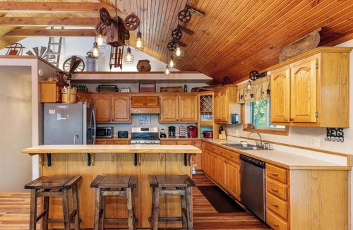 Miami Cabin | Incredible Wooden Cabin with Fire Pit in Miami, Oklahoma