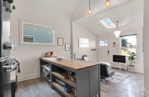 Fountain Square Cottage | Indy Blue Modern 2-Bed Cottage Gem Downtown Bliss