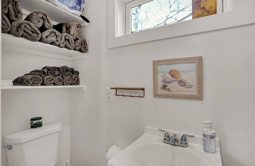 Fountain Square Cottage | Indy Blue Modern 2-Bed Cottage Gem Downtown Bliss