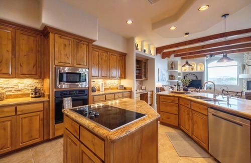 Rio Verde Foothills House | Infinity Pool, Mountain Views and Putting Green