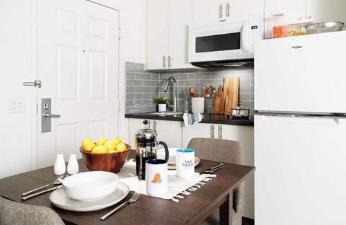 Northern Woods Hotel | Intown Suites Extended Stay Columbus Oh - North