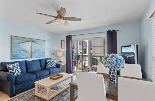 Cedar Key Condo | Island Place 102 Perfect Downtown Getaway w/Pool!