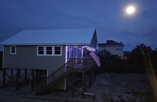 Corolla Cottage | Josies Joint-New for 2024 Newly built only 3.5 Miles off Blacktop
