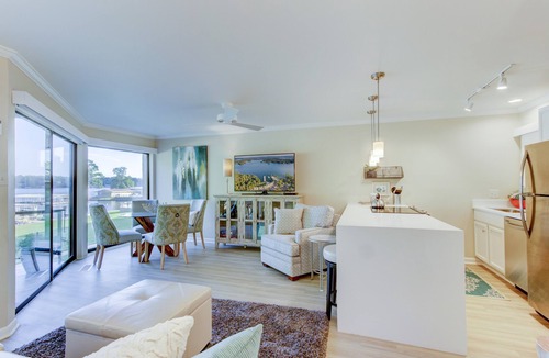 Hot Springs Condo | KAY'S "NO REGRETS!" LUXURY LAKE FRONT 1 BR CONDO! VERY SPECIAL .INQUIRE NOW!