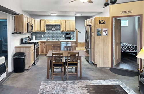 Kalifornsky Cabin | Kenai Beachfront Cabin 5 - Rustic Alaskan Cabin