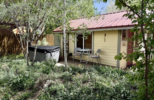 Moab Cottage | Kenzie's Tiny Home- private Hot Tub & Rain Shower