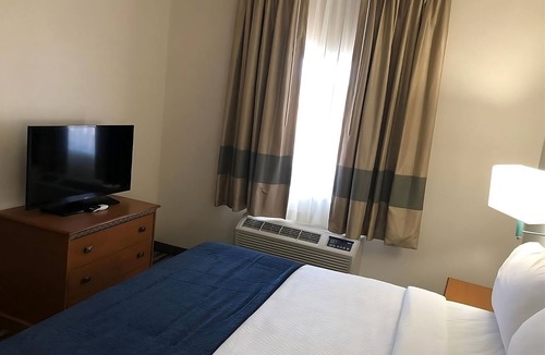 St. Michaels Hotel | King Room with Red Rock Vistas | Pet-Friendly, Restaurant & Free Hot Breakfast