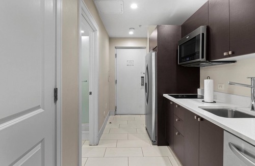 Doral Condo | King Studio with Kitchen – Post Op Recovery