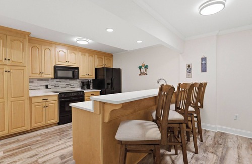Lake Norman of Catawba Cottage | Kool Breeze by Avantstay Boat Ramp + Hot Tub