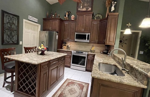 Cambridge Greens House | “La Casa Bella” - Your Home away from Home! PERFECT FOR SNOWBIRDS AND FAMILIES