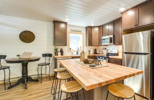 Danbury House | Lake Days, Links & Trails! Danbury Cottage