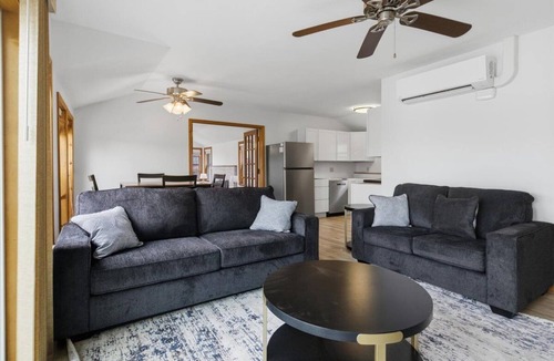 Stover House | Lakefront 3BR Oasis Next to Ivy Bend Resort & Marina