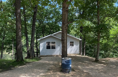 Stover House | Lakefront cabin for a great escape