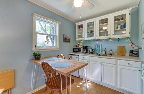 Beaver House | Lakefront Cottage by Little Golden Gate Bridge